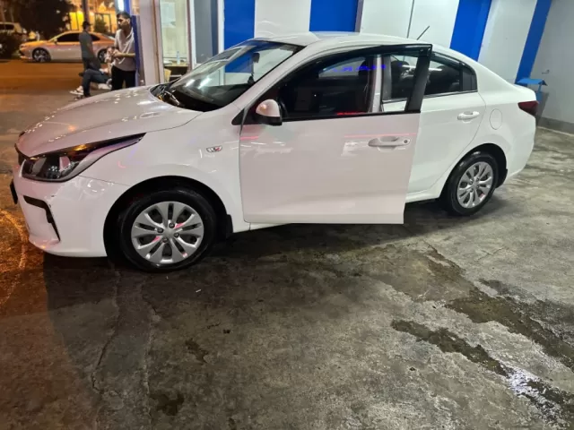 Kia Rio, 2017 1, avtobaza.tj
