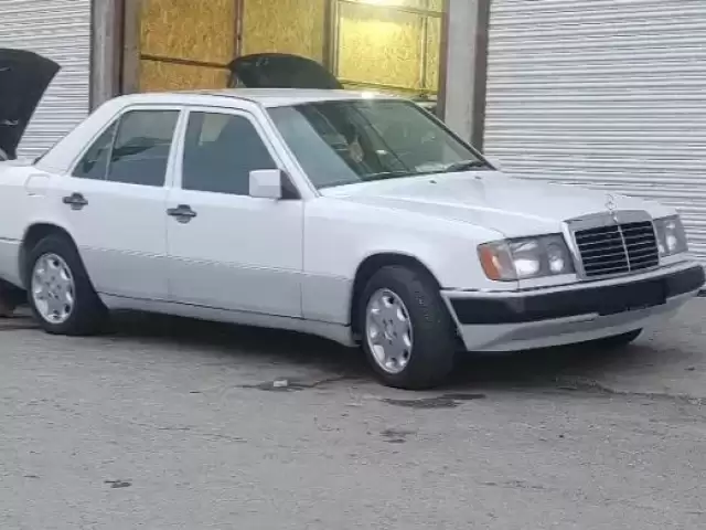 Mercedes-Benz W124, 1992 1, avtobaza.tj