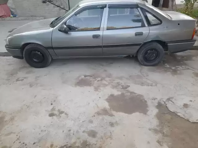 Opel Vectra A, 1992 1, avtobaza.tj Opel Vectra A, 1992 1, avtobaza.tj