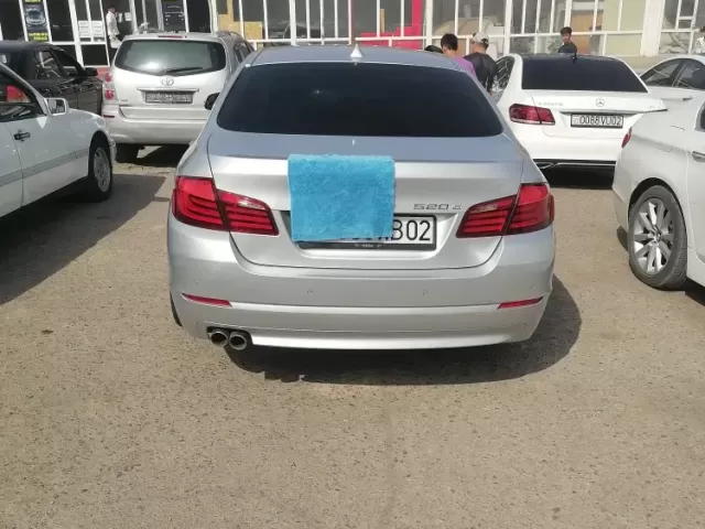 BMW 5 Series 520, 2013 1, avtobaza.tj
