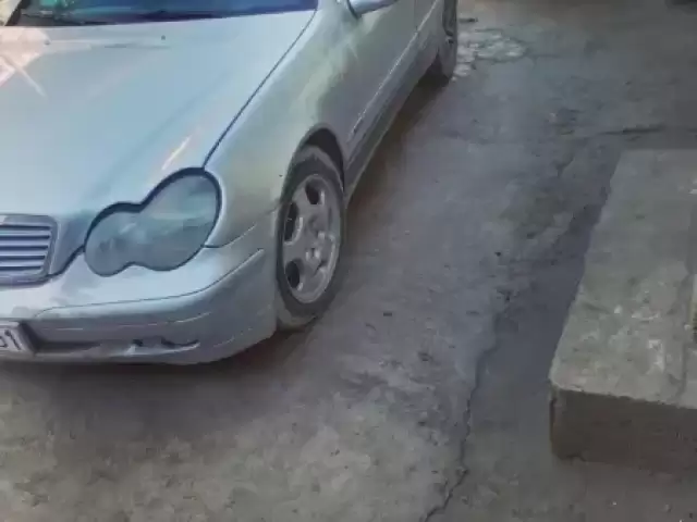 Mercedes-Benz C class, 2002 1, avtobaza.tj