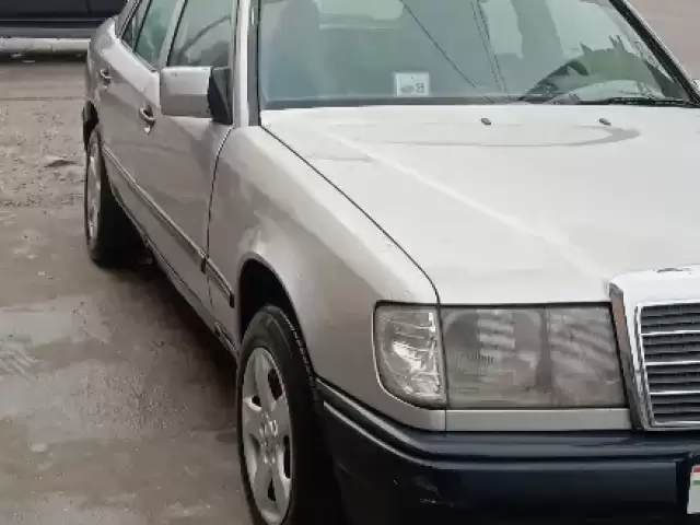 Mercedes-Benz W124, 1988 1, avtobaza.tj