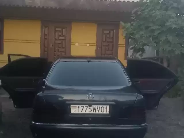 Mercedes-Benz E class, 1996 1, avtobaza.tj