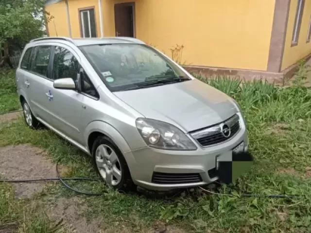 Opel Zafira 1, avtobaza.tj