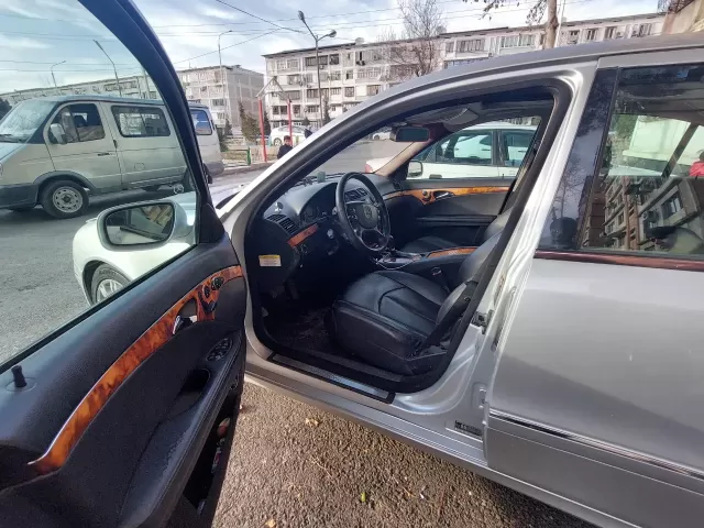 Mercedes-Benz E class, 2008 1, avtobaza.tj