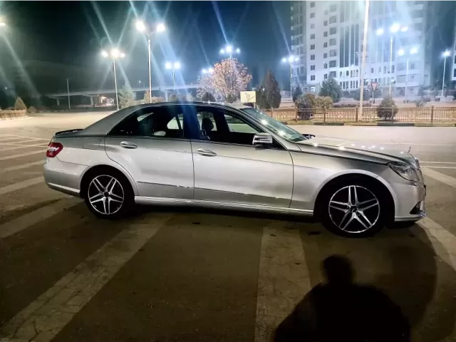 Mercedes-Benz E class, 2010 1, avtobaza.tj