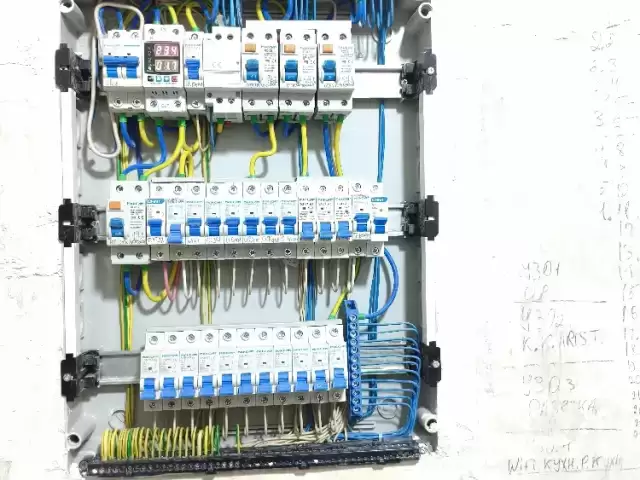 Услуги Электромонтаж ба Нассия 1, farmo.tj