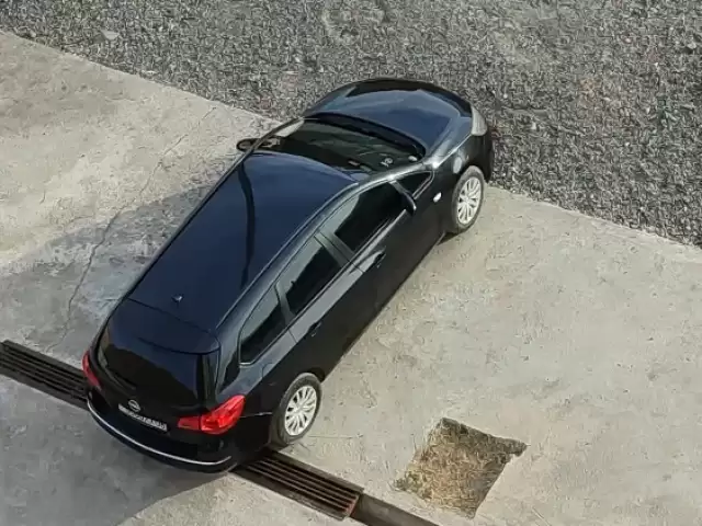 Opel Astra J, 2015 1, avtobaza.tj