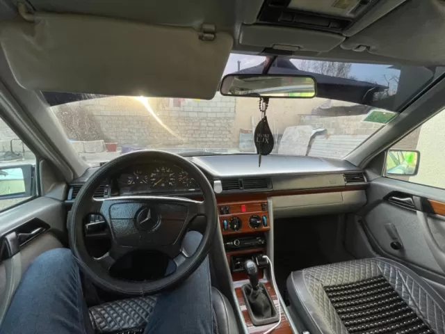 Mercedes-Benz W124, 1995 1, avtobaza.tj