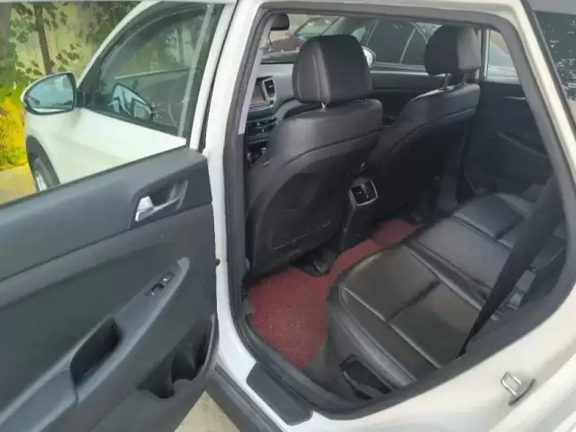 Hyundai Tucson, 2015 1, avtobaza.tj