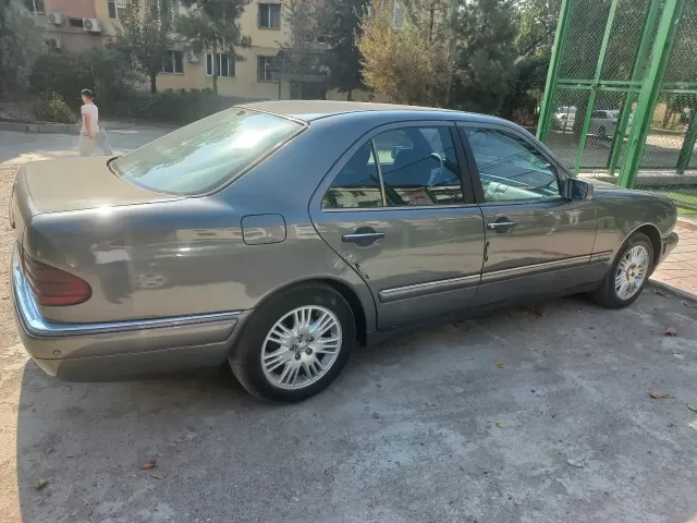 Mercedes-Benz E class 1, avtobaza.tj