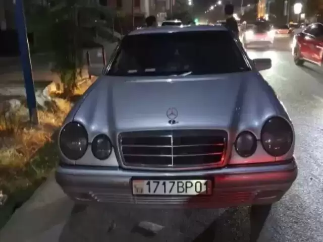 Mercedes-Benz E class, 1997 1, avtobaza.tj