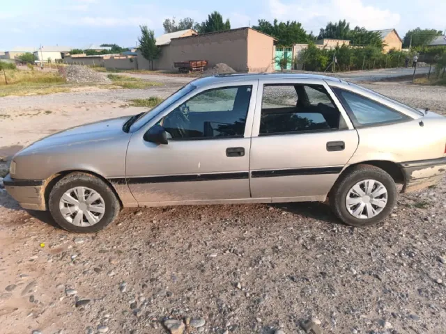 Opel Vectra A 1, avtobaza.tj