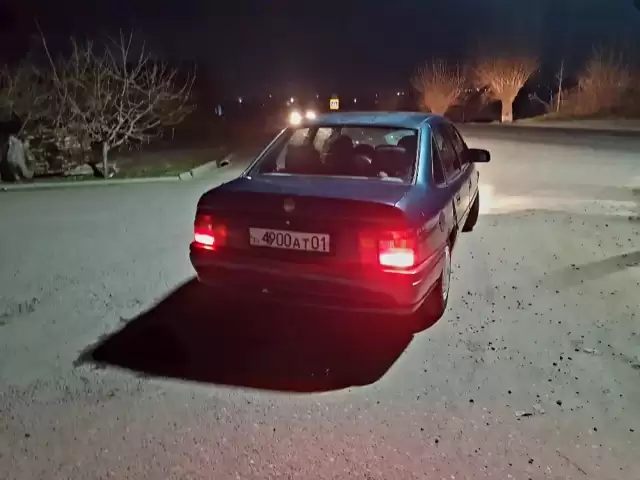 Opel Vectra A, 1995 1, avtobaza.tj Opel Vectra A, 1995 1, avtobaza.tj