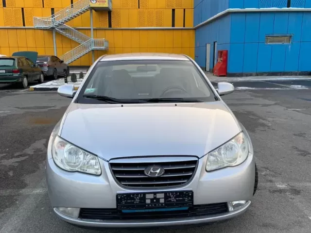 Hyundai Avante 1, avtobaza.tj