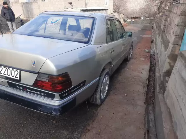 Mercedes-Benz E class, 1992 1, avtobaza.tj Mercedes-Benz E class, 1992 1, avtobaza.tj
