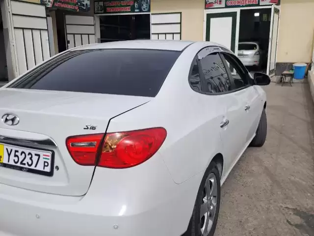 Hyundai Avante, 2010 1, avtobaza.tj