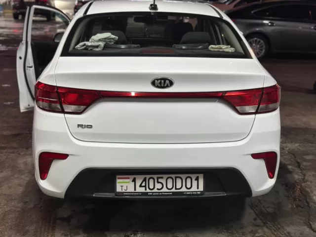Kia Rio, 2017 1, avtobaza.tj