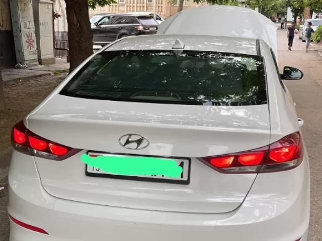 Hyundai Elantra 1, avtobaza.tj