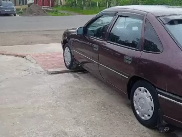 Opel Vectra A, 1992 1, avtobaza.tj Opel Vectra A, 1992 1, avtobaza.tj
