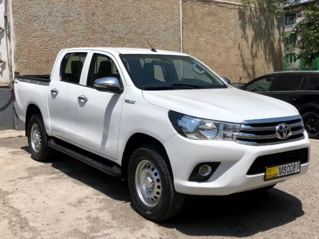 Toyota Hilux, 2016 1, avtobaza.tj
