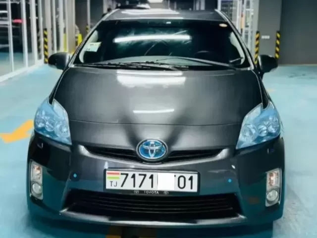 Toyota Prius 1, avtobaza.tj