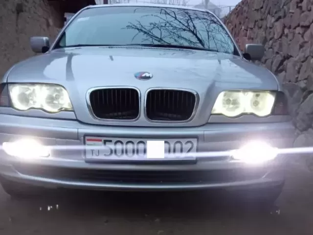 BMW M3 1, avtobaza.tj