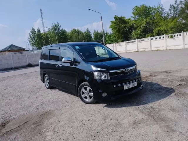 Toyota Voxy, 2009 1, avtobaza.tj