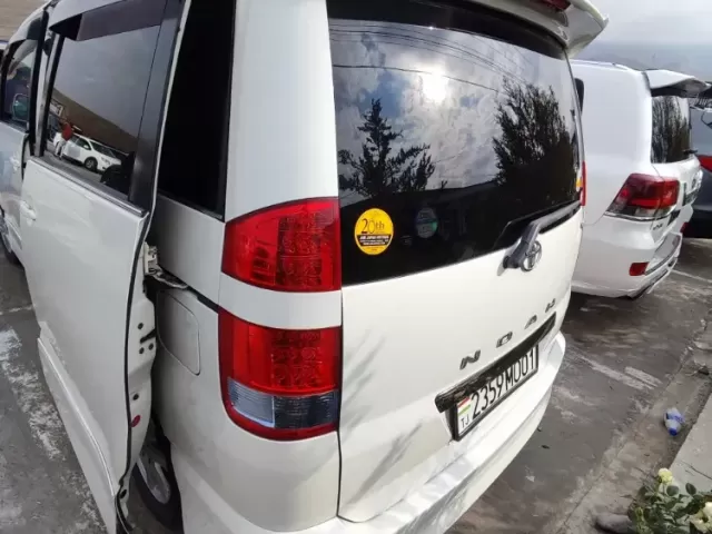 Toyota Noah, 2007 1, avtobaza.tj