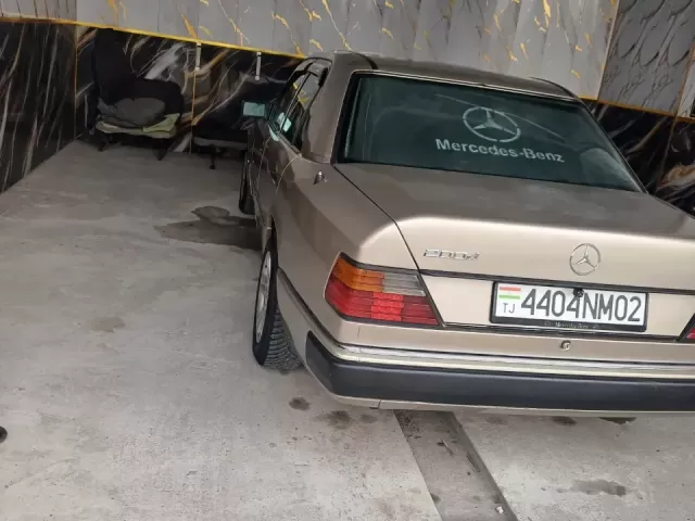 Mercedes-Benz W124, 1992 1, avtobaza.tj