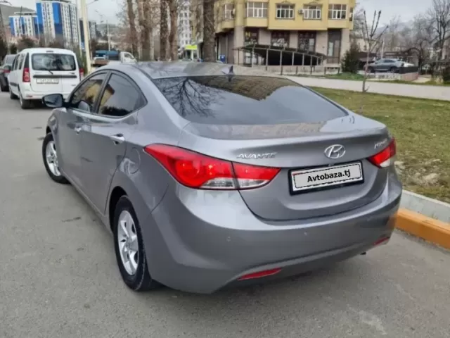 Hyundai Avante, 2013 1, avtobaza.tj