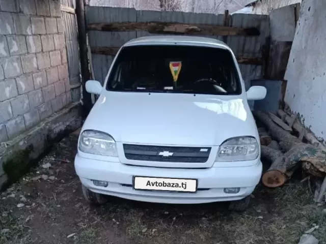 Chevrolet Niva, 2010 1, avtobaza.tj