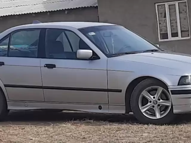 BMW 3 Series 318, 1992 1, avtobaza.tj
