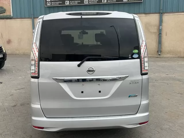 Nissan Serena, 2015 1, avtobaza.tj