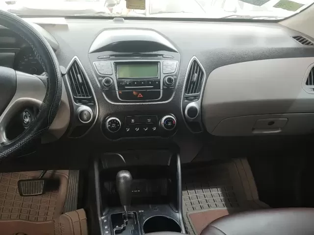 Hyundai Tucson, 2011 1, avtobaza.tj