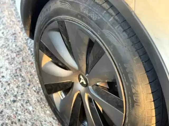 Tesla Model Y, 2021 1, avtobaza.tj
