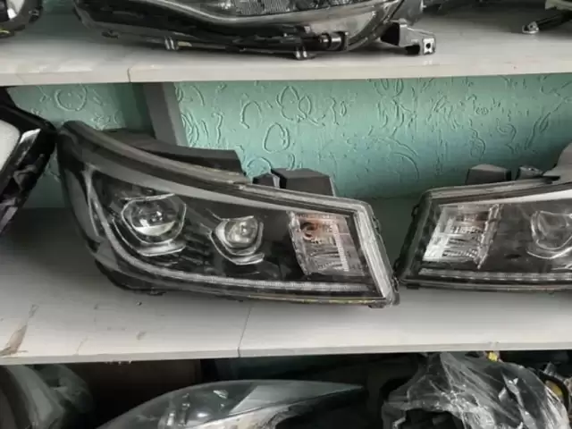 Фары от Kia Carnival 1, avtobaza.tj