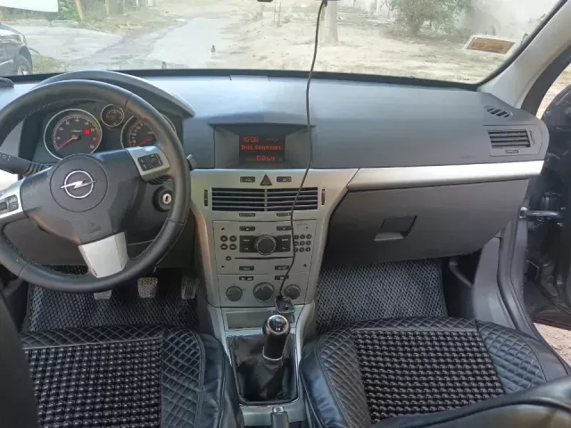 Opel Astra H, 2011 1, avtobaza.tj