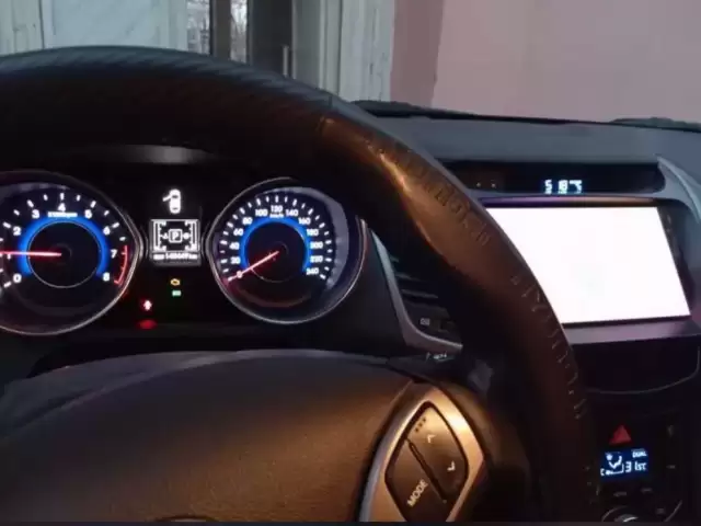 Hyundai Avante, 2014 1, avtobaza.tj