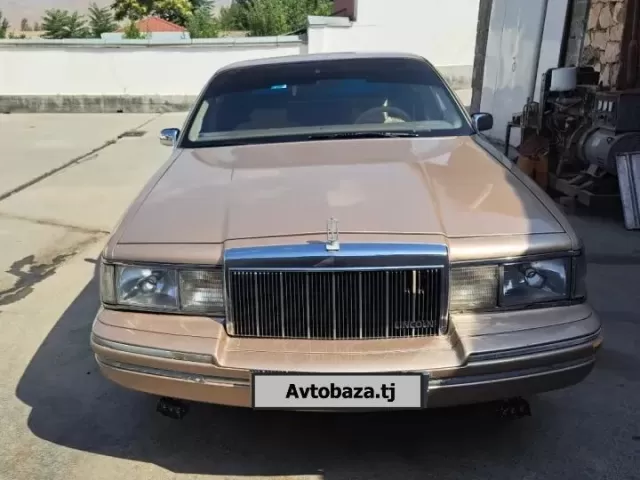 Lincoln Town Car 1, avtobaza.tj