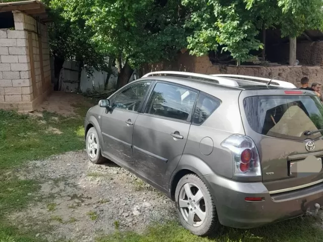 Toyota Corola Verso 1, avtobaza.tj