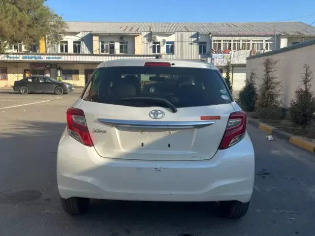 Toyota Vitz 1, avtobaza.tj