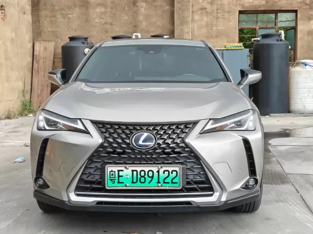 Lexus UX300e 1, avtobaza.tj