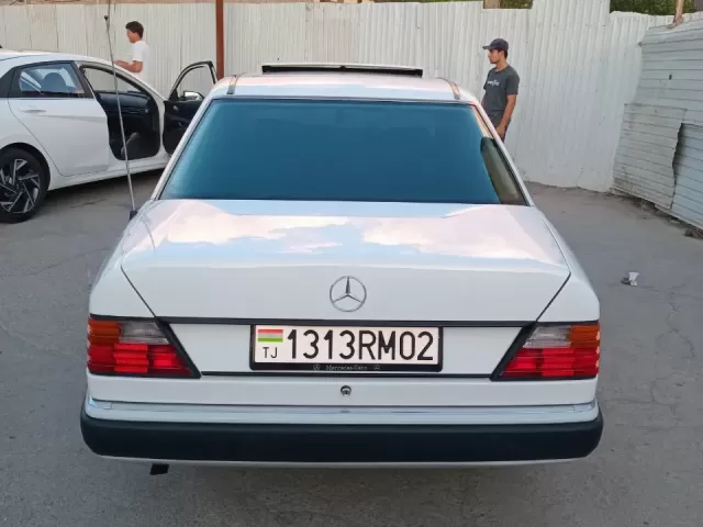 Mercedes-Benz W124, 1992 1, avtobaza.tj
