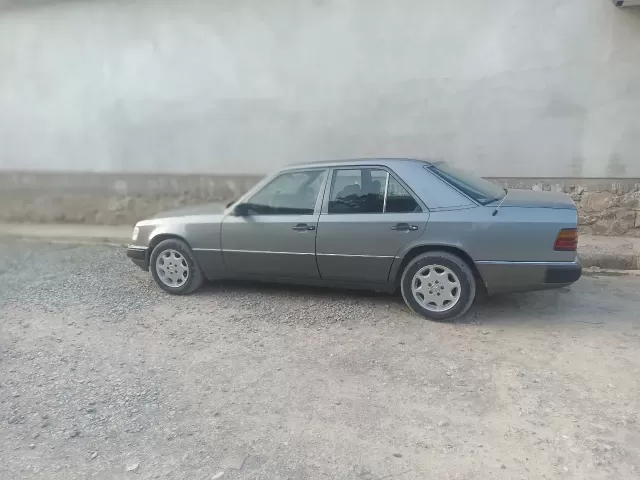 Mercedes-Benz W124, 1990 1, avtobaza.tj