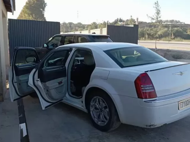 Chrysler 300C 1, avtobaza.tj