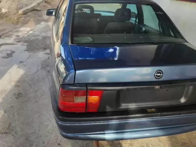 Opel Vectra A, 1994 1, avtobaza.tj Opel Vectra A, 1994 1, avtobaza.tj