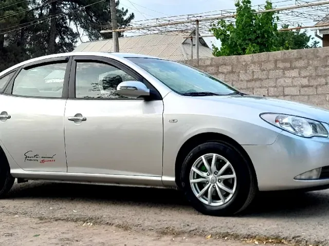 Hyundai Avante 1, avtobaza.tj