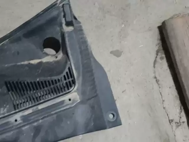 Пластмассовая деталь кузова от GAC Aion S 1, avtobaza.tj