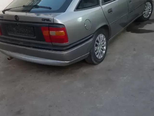 Opel Vectra A 1, avtobaza.tj